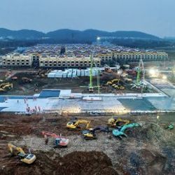 Çin'de 10 günde inşa edilen hastane açıldı