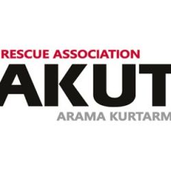 İzmir'de dağda kaybolan 3 kişi için AKUT harekete geçti