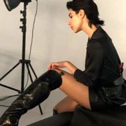 Nesrin Cavadzade, elbisesiyle göz kamaştırdı