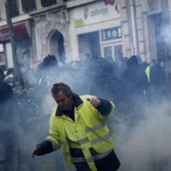 Fransa'da Sarı Yelekliler'in gösterileri: 32 gözaltı