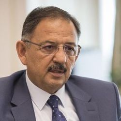 Mehmet Özhaseki trafik kazasında yaralandı