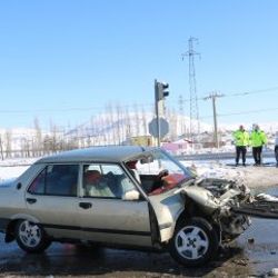 Sivas'ta trafik kazası: 3'ü çocuk 6 yaralı
