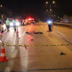 Sakarya'da yayaya önce otomobil sonra kamyon çarptı