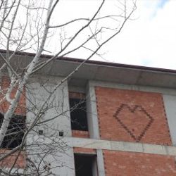 İnşaat ustasından sevgililer günü hediyesi