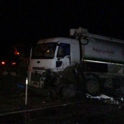 Uşak'ta çekici ile tanker çarpıştı: 1 ölü, 1 yaralı