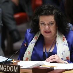 İngiltere, Washington'a kadın şövalyesini atadı