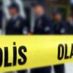 Birbirlerine bıçak çeken baba öldü oğlu yaralandı