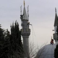 Bağcılar'da minare tepesinde önlemsiz çalışma