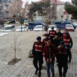 Eskişehir'de ahırdan hayvan çalan 2 kişi tutuklandı
