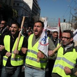 Yunanistan'da memurların grevi hayatı felç etti