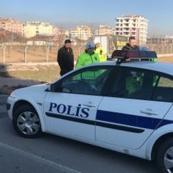 Konya'da kamyonet yan yattı: 9 yaralı