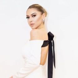 Hadise'nin 21 bin liralık şıklığı