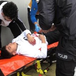 İstanbul'da öğrencilerin okul çıkışı kavgasında kan aktı
