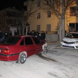 Karaman'da polis aracına otomobil çarptı
