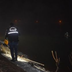 Malatya'da içinde 4 kişinin olduğu araç gölete uçtu