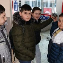 Dershane öğrencilerini çıkarıp, kapıya kilit vurdular