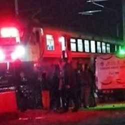 Hemzemin geçitten geçerken trenin altında kaldı
