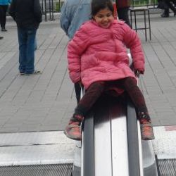 Taksim Metro’da çocukların tehlikeli oyunu