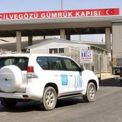 BM'den İdlib'e 30 tır insani yardım