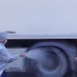 İran'dan gelen araçlar dezenfekteyle Türkiye'ye alınıyor
