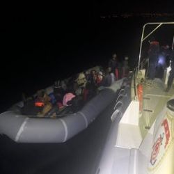Kuşadası'nda 34 kaçak göçmen yakalandı