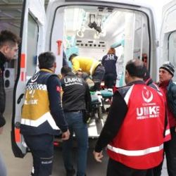 Siirt'te araç şarampole yuvarlandı: 1'i ağır 3 yaralı