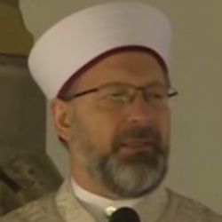 Camilerde şehitler için eller semaya kalktı