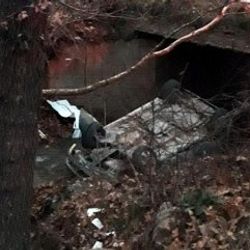 Kütahya'da bir araç dereye uçtu: 2 ölü