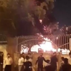 İran'da koronavirüs tedavisi görenleri yakmaya çalıştılar