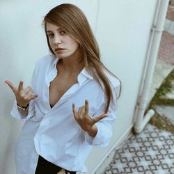Serenay Sarıkaya'nın 32 bin TL'lik küpesi