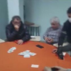 İstanbul'da iki kahvehaneye polis baskını