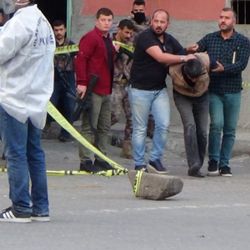 Diyarbakır'da iftar vakti silahlar konuştu: 1 ölü 5 yaralı