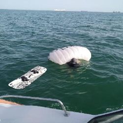 Mersin'de, denizde mahsur kalan sörfçü kurtarıldı