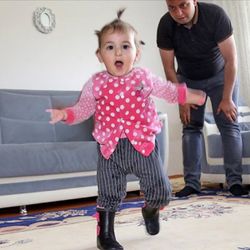 Minik Hira Nur'a bayram hediyesi, protez ayaklar oldu
