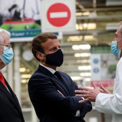 Macron: Otomotiv sektörünü kurtaracağız