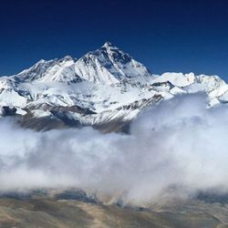 Everest'in yüksekliğini ölçecek Çin ekibi zirveye ulaştı