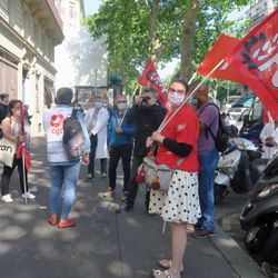 Fransa'da sağlıkçılardan hükümet karşıtı protesto
