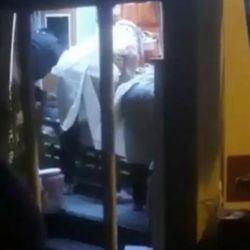 İzmir'de 2 kişi, tartışıkları şahsı 14 yerinden bıçakladı