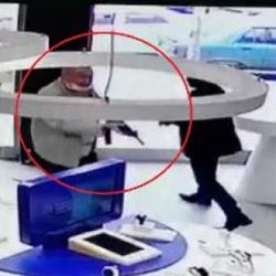 Ankara'da sivil polis tüfekli şüpheliyi durdurdu
