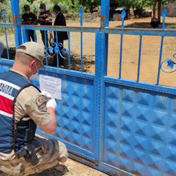 Geçmiş bayram kutlamasına gitti, 14 ev karantinaya alındı