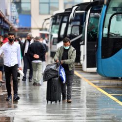 15 Temmuz Şehitler Otogarı'nda yoğunluk başladı