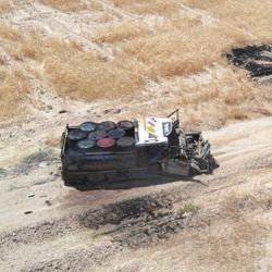 Mehmetçik YPG'nin bomba yüklü aracını imha etti