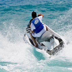 Kıbrıs'a Türkiye'den jet skiyle gitti, tutuklandı