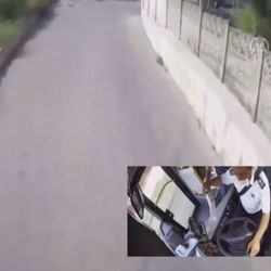 Yanlış otobüse binen öğrencileri sınava yetiştirdi