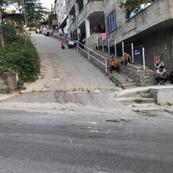 Kocaeli'de yokuş aşağı kayan çocuk öldü