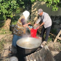 Kars'ta dutların yetişmesiyle pekmez yapımına başlandı