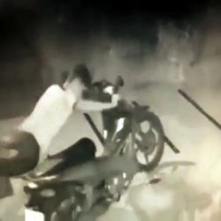 Antalya’da acemi hırsız kamerada