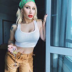 İrem Derici: Keşke gerçekten bir sevdiceğim olsaydı