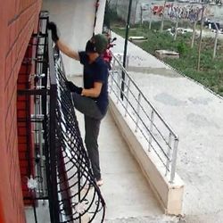 Adana’da cezaevinden izinli çıkan zanlı suçüstü yakalandı