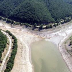 İstanbul'un su ihtiyacını karşılayan barajlar kurudu